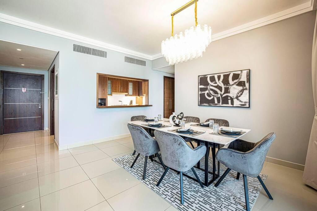 Magnificent Brand New Lux 3Br Burj & Fountain View Apartment Дубай Екстериор снимка