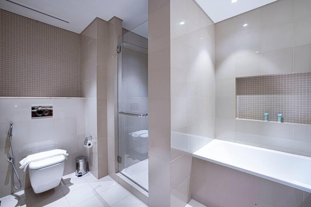 Magnificent Brand New Lux 3Br Burj & Fountain View Apartment Дубай Екстериор снимка